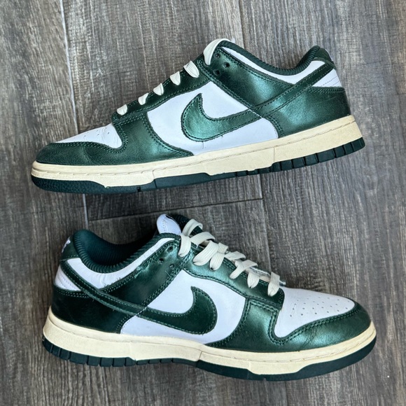 Nike dunk low vintage green women’s 7 - Picture 2 of 6
